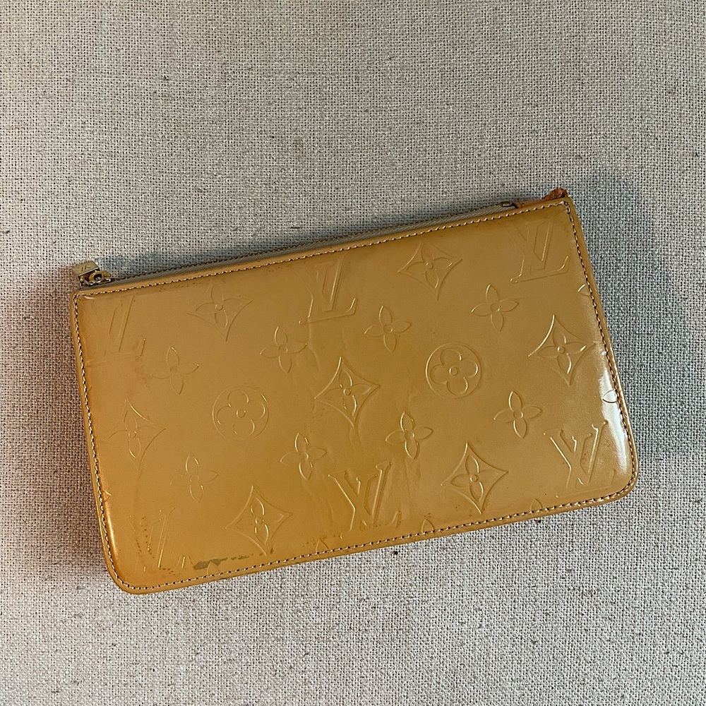 Louis Vuitton Vernis Lexington Monogram Clutch